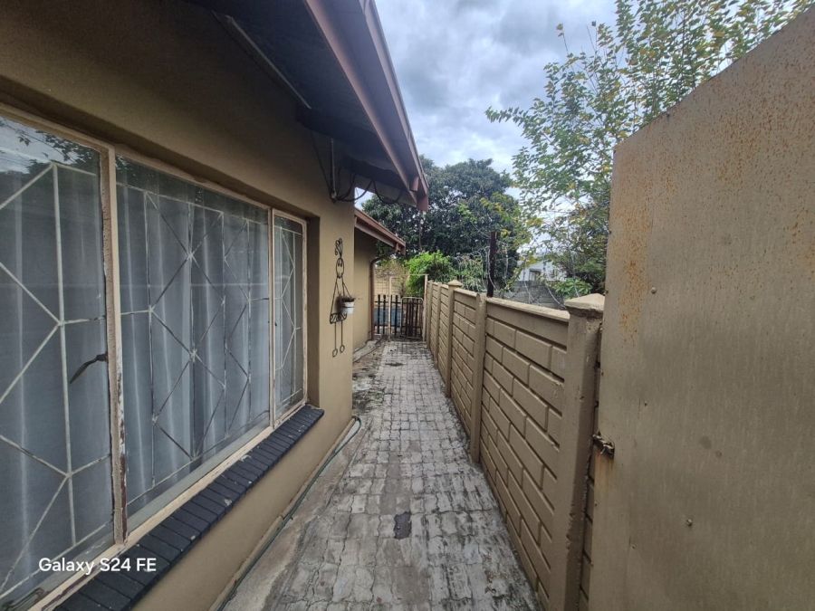 4 Bedroom Property for Sale in Oos Einde North West